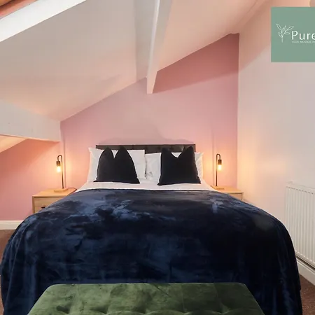Big 4Bedroom Bradford House With 6 Beds With Parking By Purestay- 7 Night Min! * בראדפורד