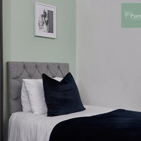 בית נופש Big 4Bedroom Bradford House With 6 Beds With Parking By Purestay- 7 Night Min! בראדפורד