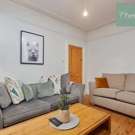 Big 4Bedroom Bradford House With 6 Beds With Parking By Purestay- 7 Night Min! בית נופש