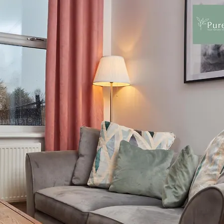 Stunning Four Bedroom Bradford House With Parking By Purestay Short Lets & Serviced Semesterbostad Bradford (West Yorkshire)