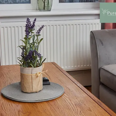 Stunning Four Bedroom Bradford House With Parking By Purestay Short Lets & Serviced Semesterbostad Bradford (West Yorkshire)