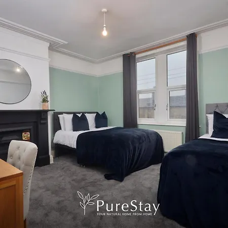 Stunning Four Bedroom Bradford House With Parking By Purestay Short Lets & Serviced Semesterbostad