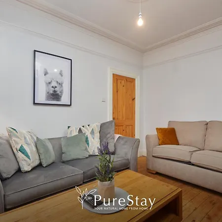 Semesterbostad Stunning Four Bedroom Bradford House With Parking By Purestay Short Lets & Serviced